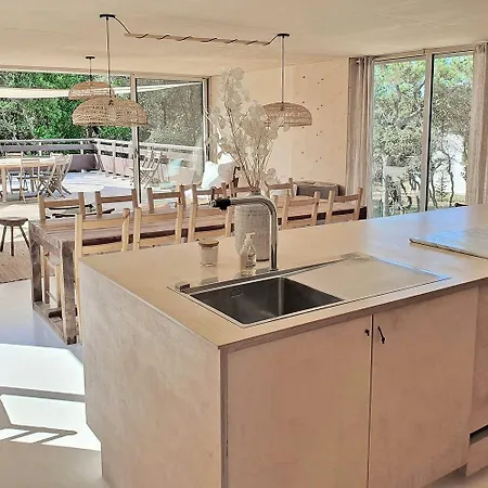 Modern Oceanfront Overlooking Cayola Bay *
