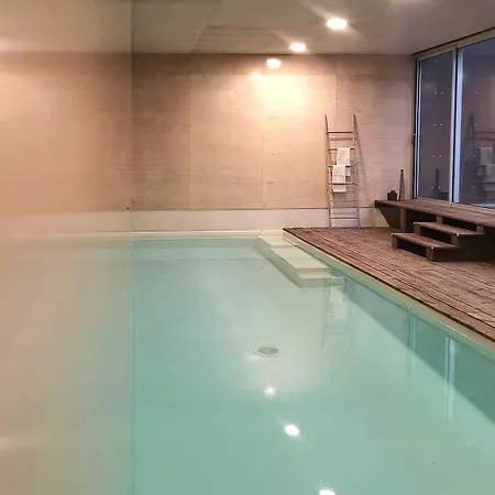 Modern Oceanfront Overlooking Cayola Bay בית נופש
