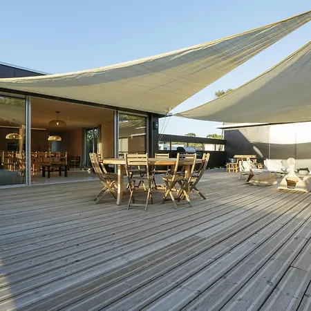 Modern Oceanfront Overlooking Cayola Bay